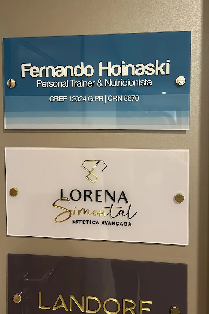 PLACAS EM ACRILICO + APLIQUES