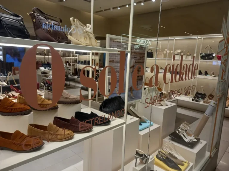Adesivação de Vitrines (1)