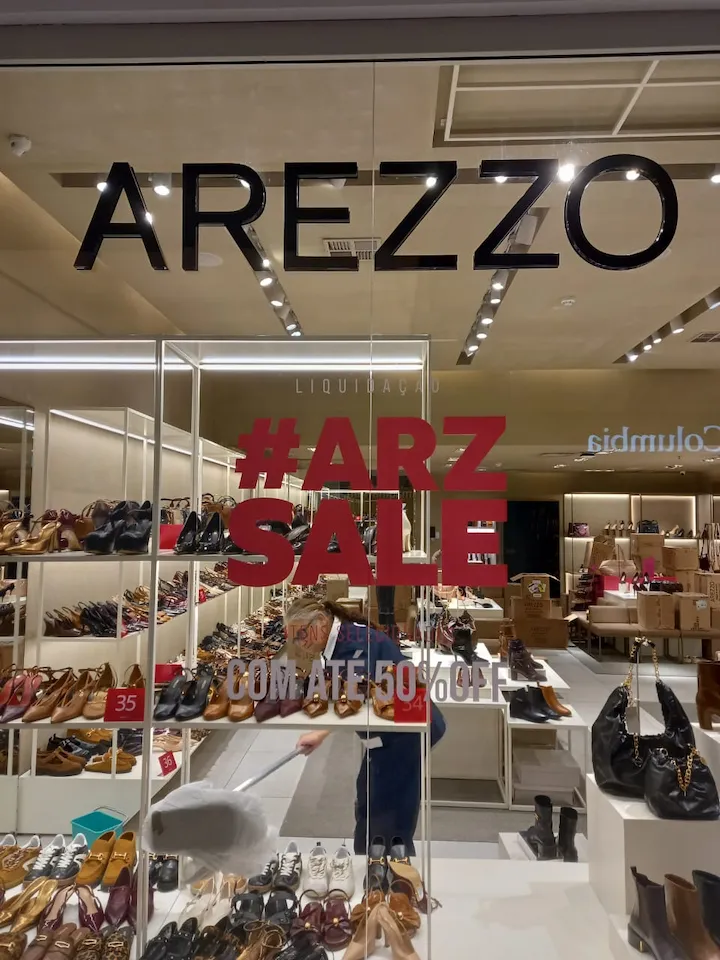 Adesivação de Vitrines (2)